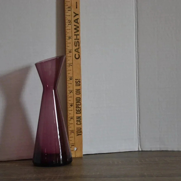 Amethyst  Glass Vase - Picture 3 of 4